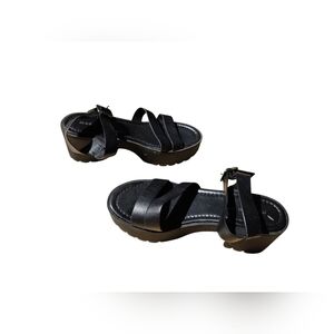 Madden Girl Black Chunky Heel Strappy Sandals With Buckle EUC Size 7.5